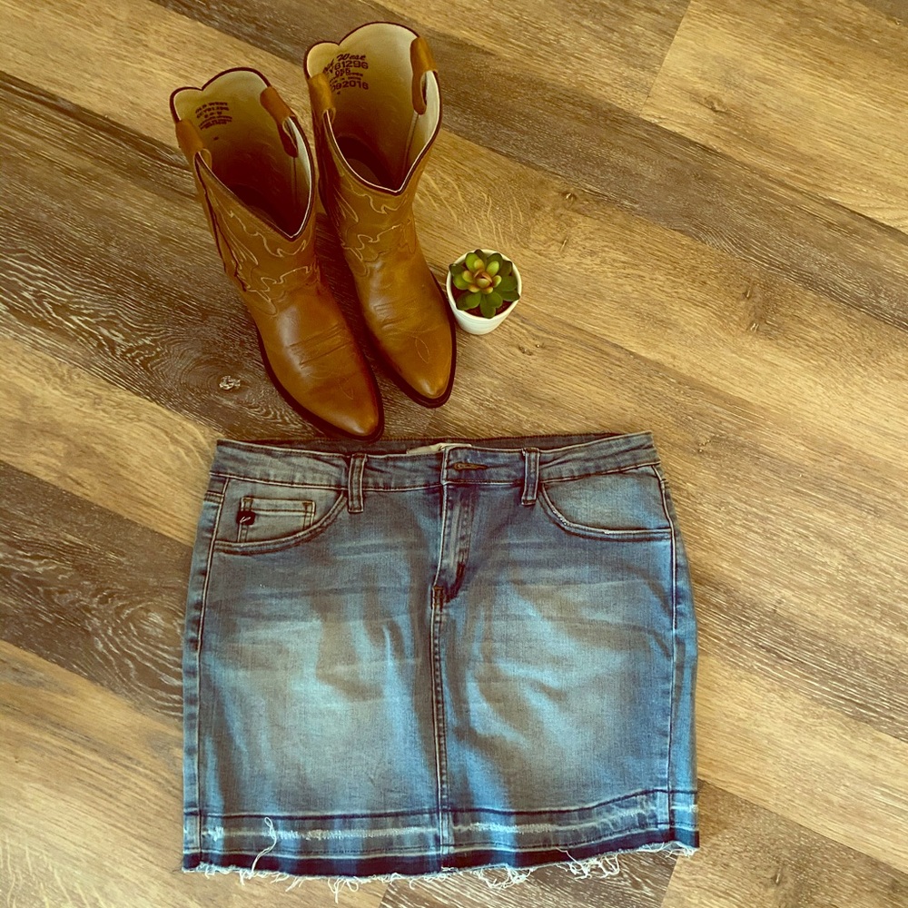 Denim jean skirt like new sz 11 kancam